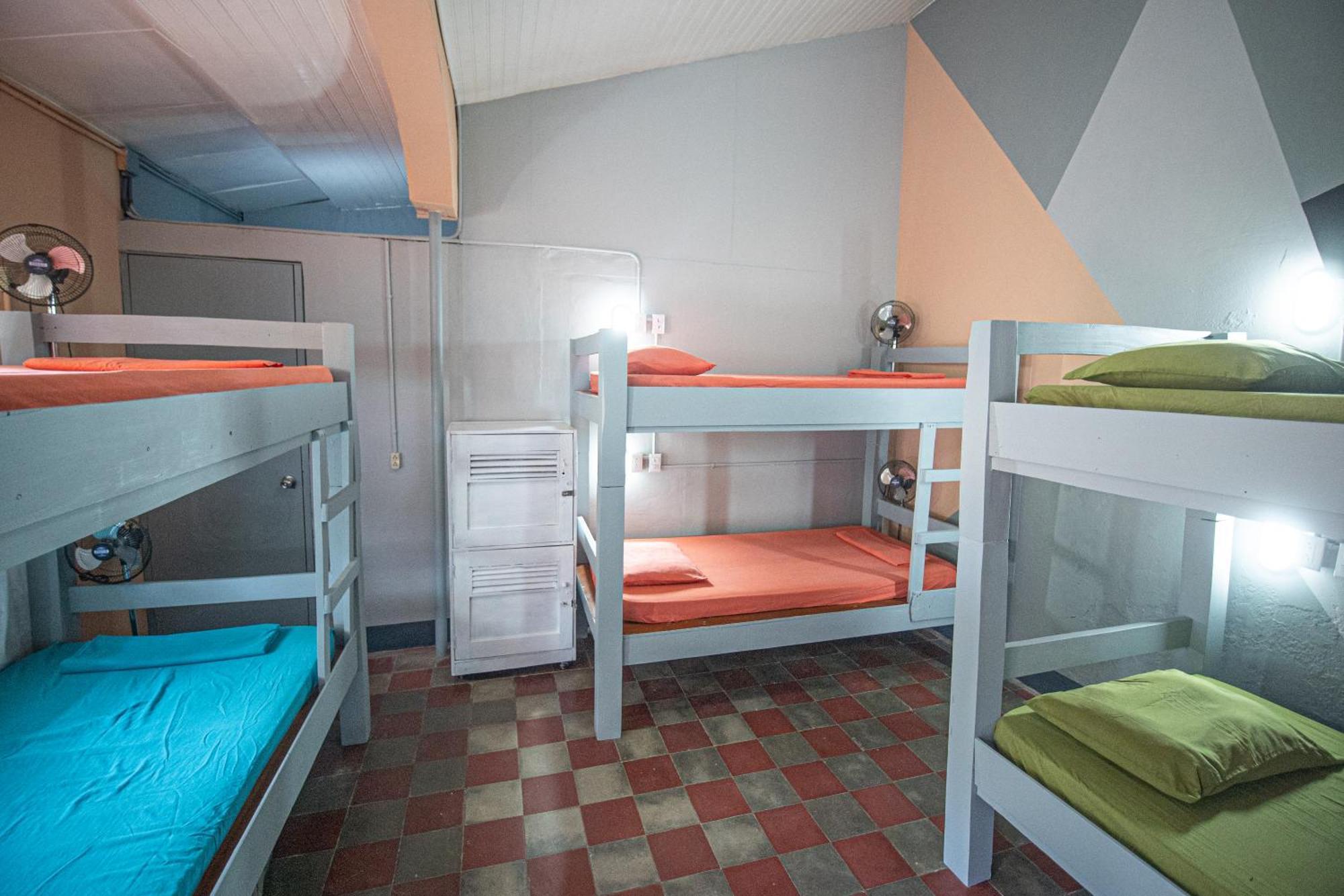 Hostal Mochilas Granada Zewnętrze zdjęcie