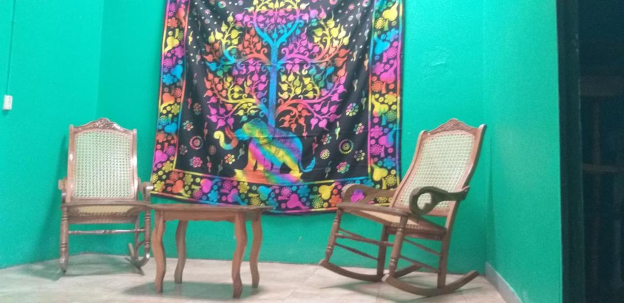 Hostal Mochilas Granada Zewnętrze zdjęcie